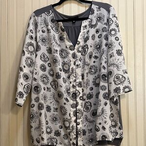 Worthington White and Black Printed Button-Front Blouse